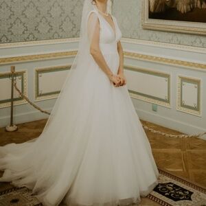 A-line Wedding Dress with elegant low Back